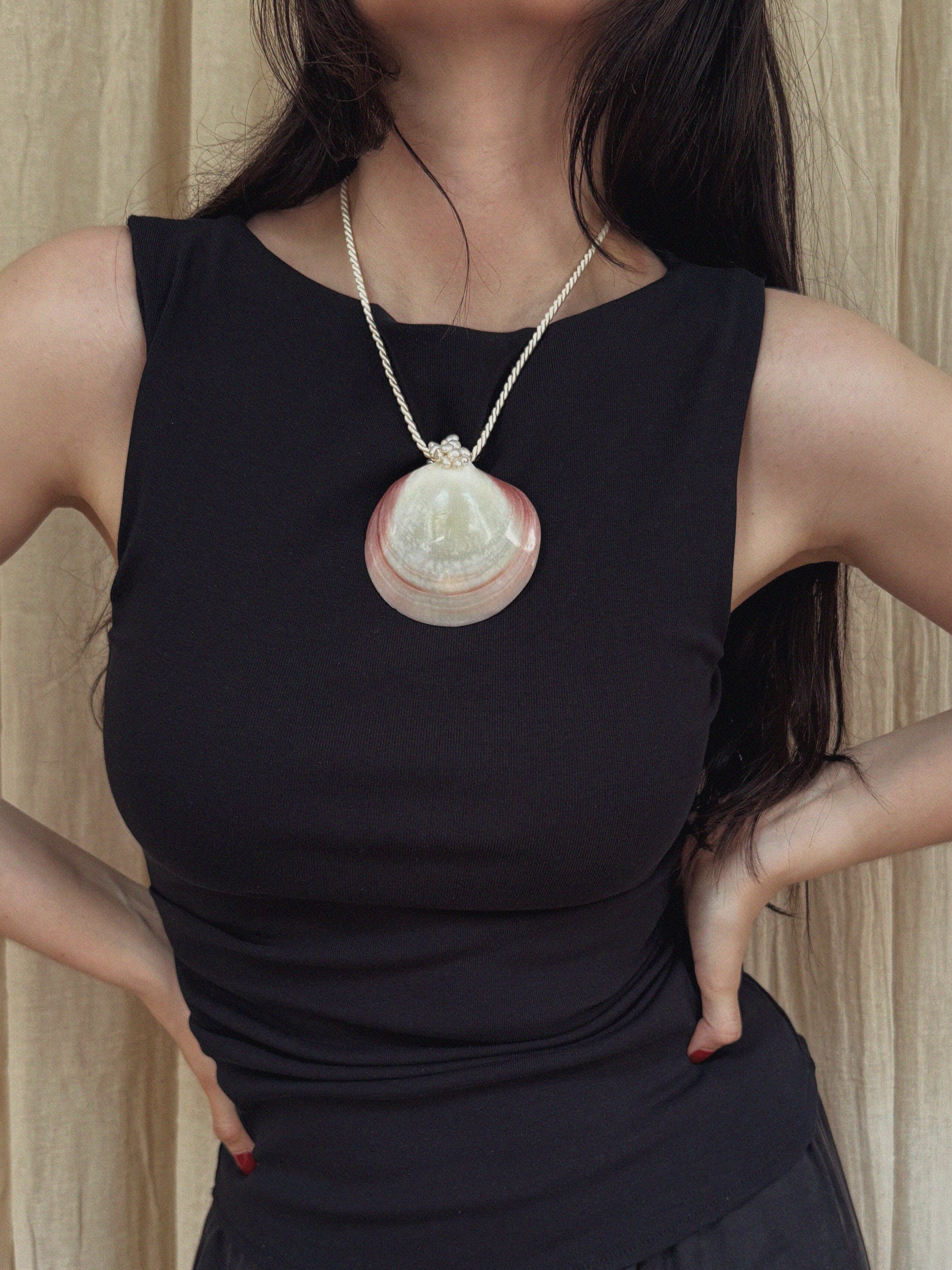【Anita Berisha】She Is Courageousチョーカーネックレス Anita Berisha】She Is Courageousチョーカーネックレス