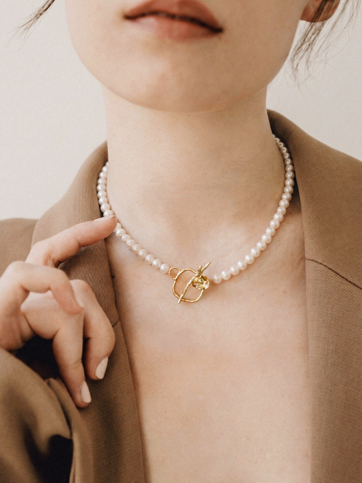 Petite Magnolia Collar