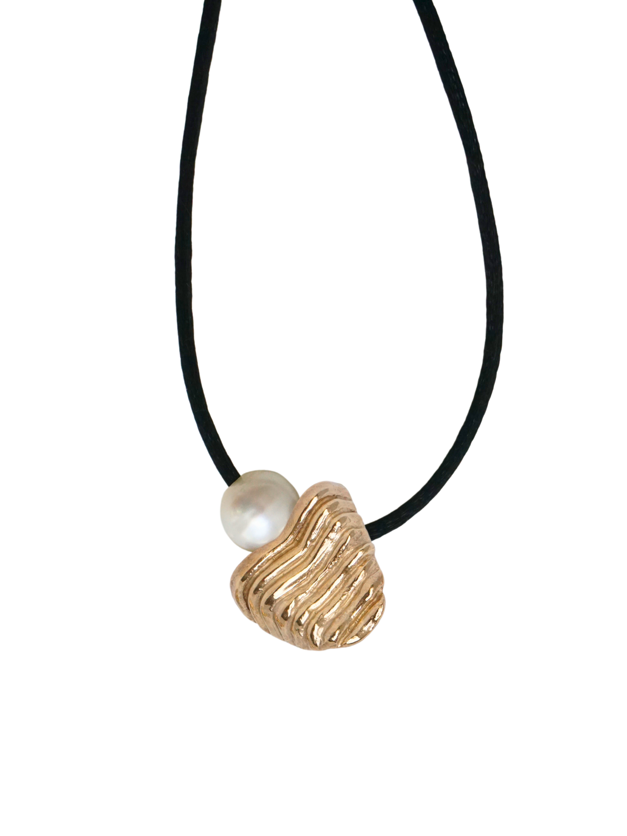 Pearl Formation Pendant
